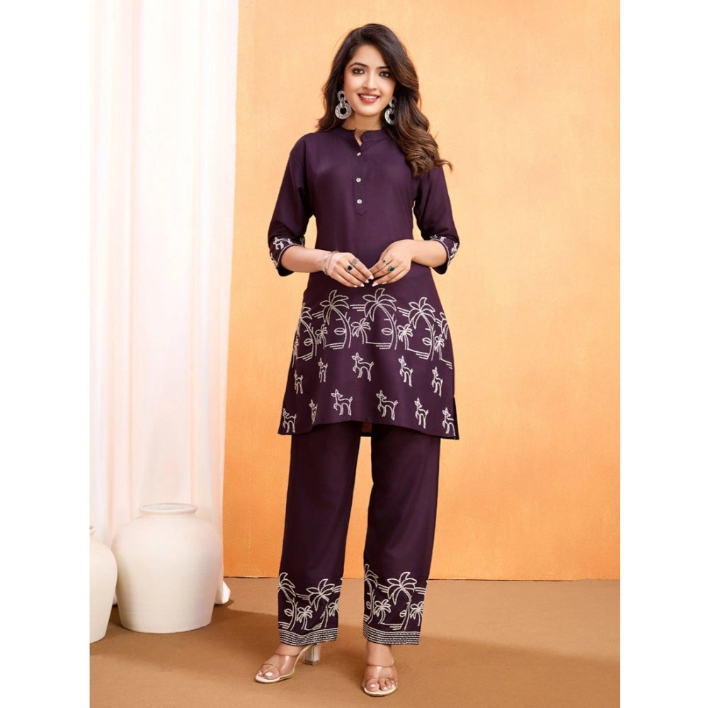 Ranili Viscose Rayon Embroidered Chinese Collar Kurti With Pant Set