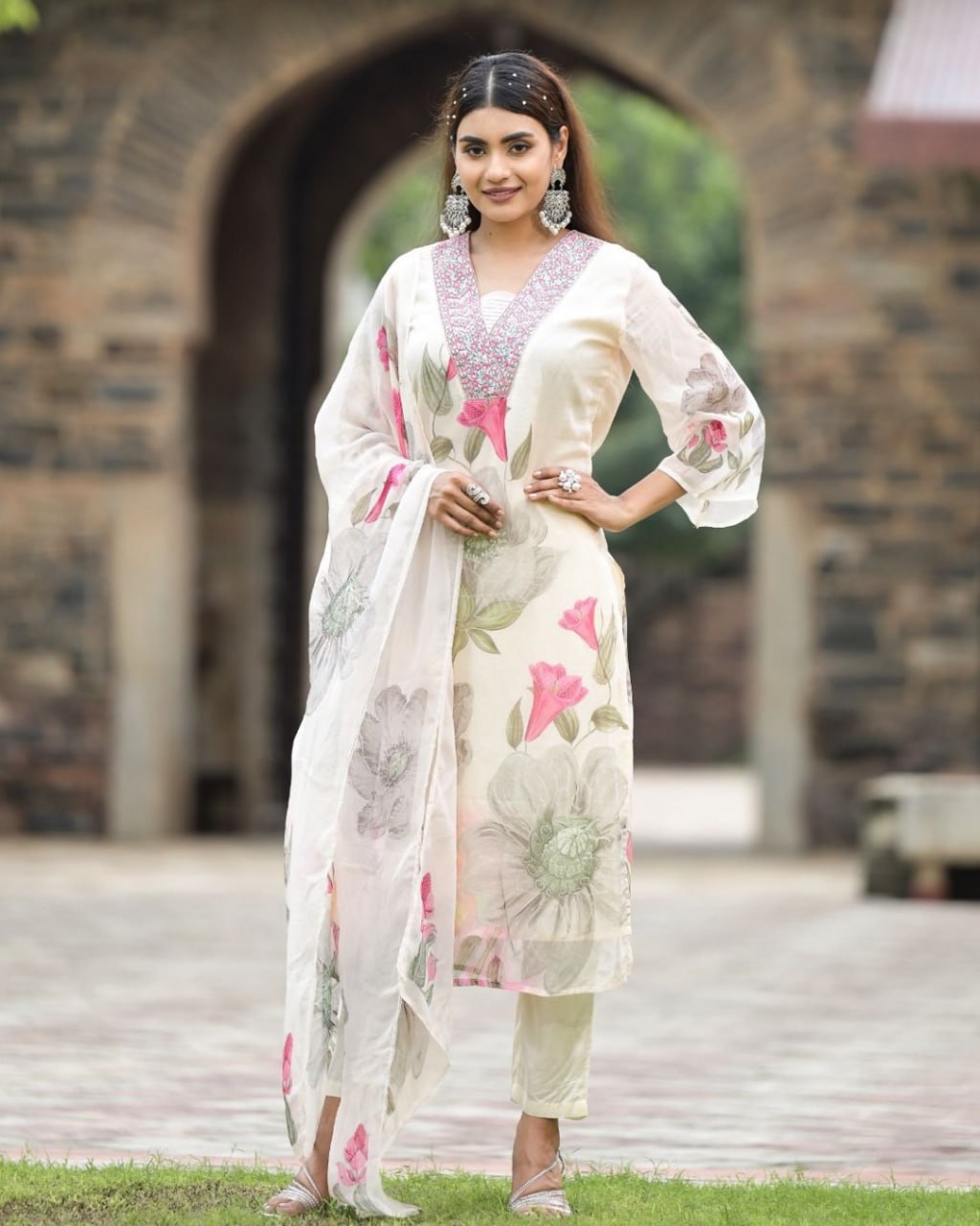 Ranili V-neck Kurti with Pant & Dupatta